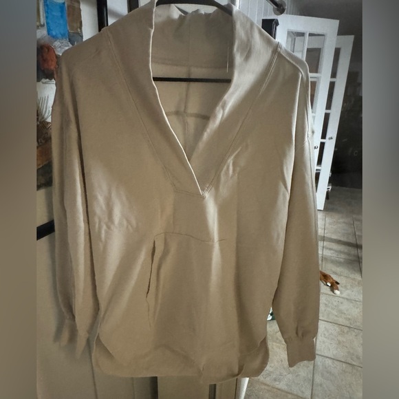 Lululemon Back In Action Top - Picture 3 of 4